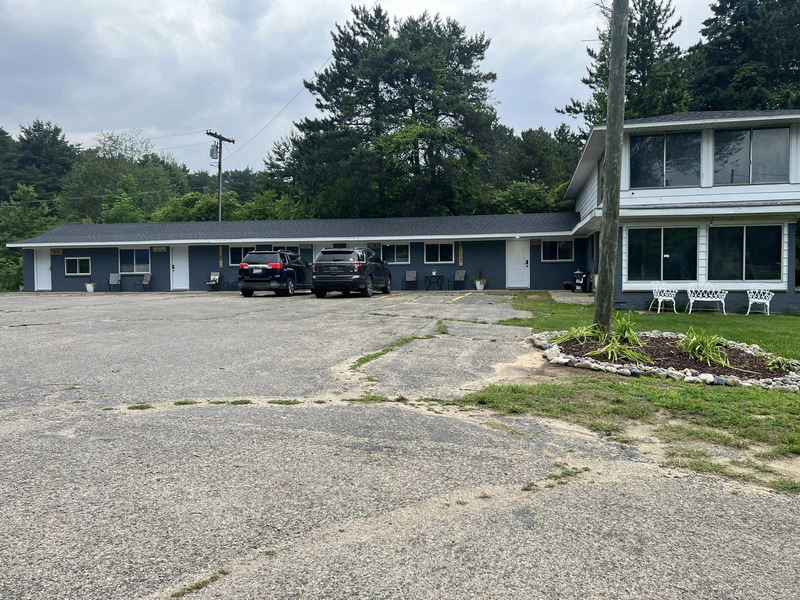 Lexingtons LillyPad (Azure Tides, Lexington Budget Motel) - Web Listing (newer photo)